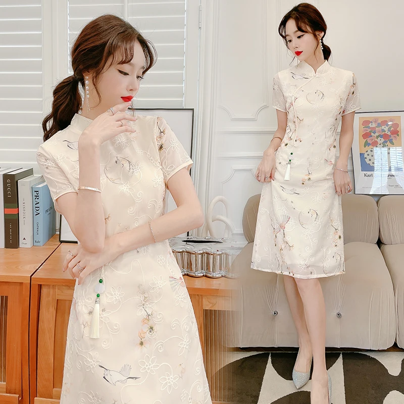 Модное сексуальное платье Чонсам для женщин, элегантное винтажное женское платье, приталенное повседневное летнее китайское платье для ве...
Модное сексуальное платье Чонсам для женщин, элегантное винтажное женское платье, приталенное повседневное летнее китайское платье для ве...