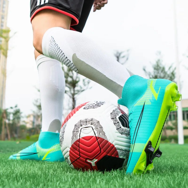 Мужские кроссовки с высоким верхом для тренировок по футболу
Мужские кроссовки с высоким верхом для тренировок по футболу