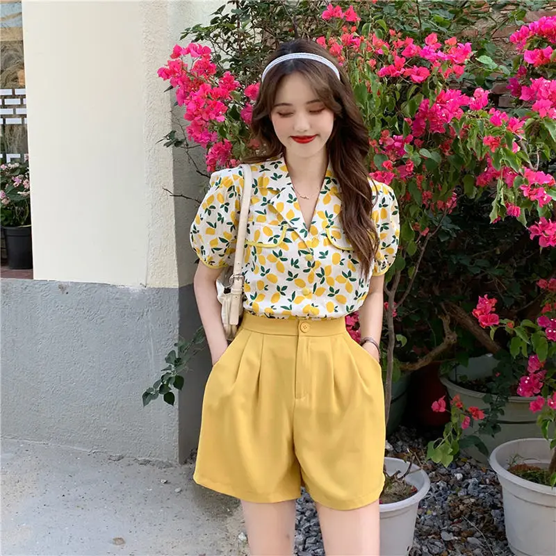 Women Short Sets Casual Fashion Floral Puff Short Sleeve Shirt Top High Waist Wide Leg All Match Shorts Office Two Piece Suit
Women Short Sets Casual Fashion Floral Puff Short Sleeve Shirt Top High Waist Wide Leg All Match Shorts Office Two Piece Suit