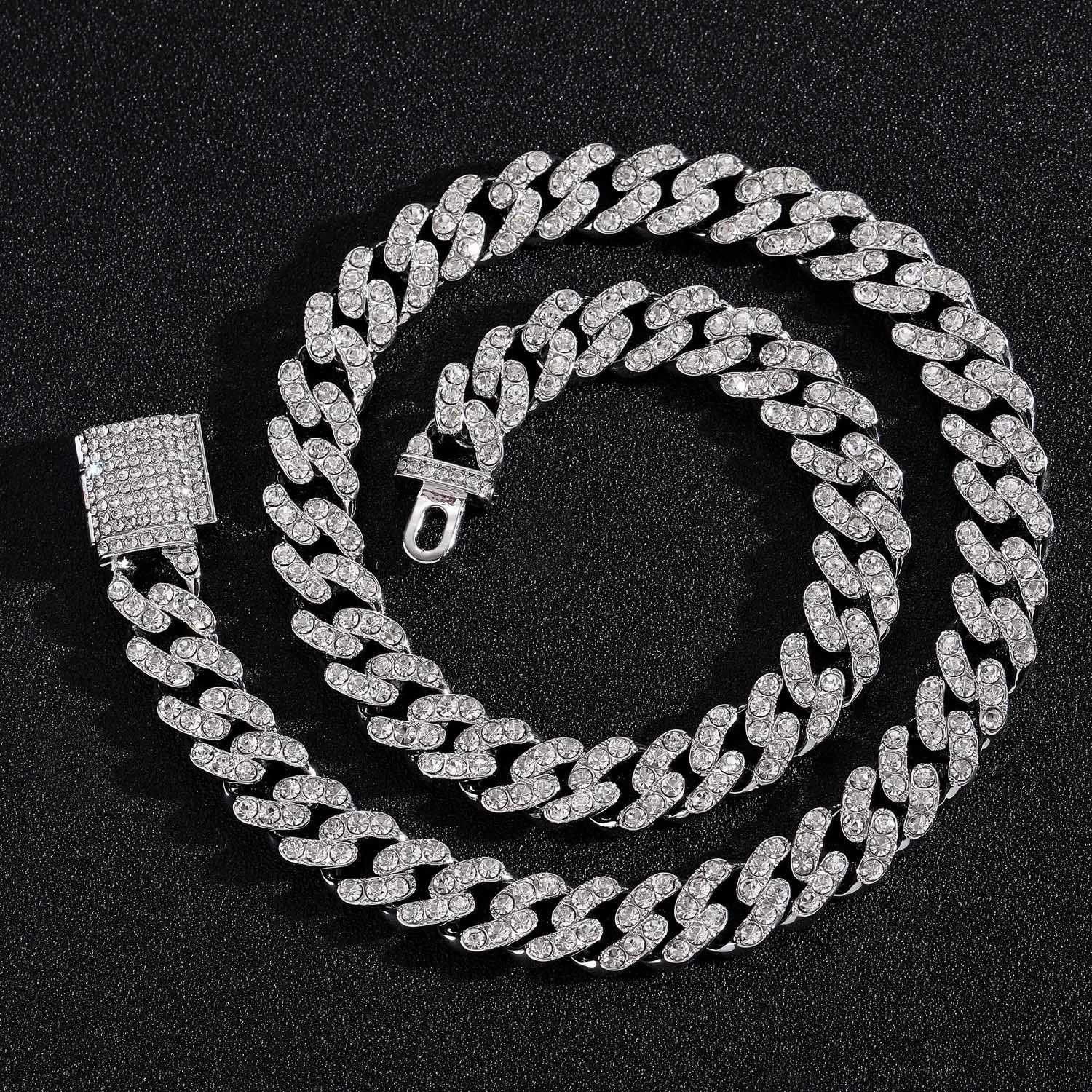 Hip Hop 2pcs 12MM Miami Curb Cuban Chain Iced Out Paved Rhinestones CZ Bling Rapper Necklaces For Women Men Jewelry Box Buckle
Hip Hop 2pcs 12MM Miami Curb Cuban Chain Iced Out Paved Rhinestones CZ Bling Rapper Necklaces For Women Men Jewelry Box Buckle