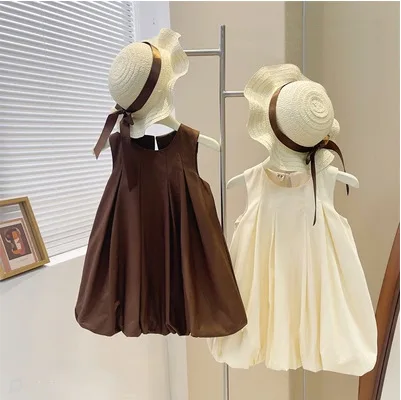 French simple foreign style princess dress girls solid color pleated bud temperament vest dress 2023 summer dress new style
French simple foreign style princess dress girls solid color pleated bud temperament vest dress 2023 summer dress new style