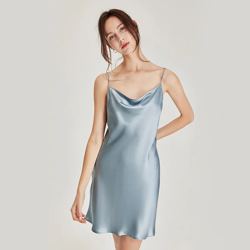 Sexy Swing Collar Silk Nightdress 2023 Summer New 100% Silk Sling Pajamas Women's Silk Pure Sexy Style 
Sexy Swing Collar Silk Nightdress 2023 Summer New 100% Silk Sling Pajamas Women's Silk Pure Sexy Style