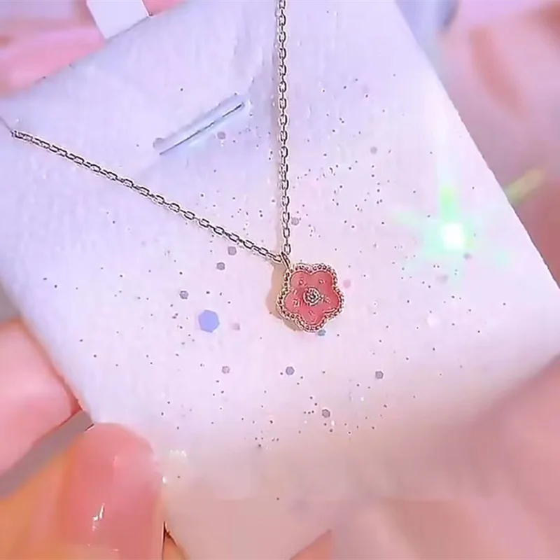 2022 New Fairy Pink Small Peach Blossom Ladies Necklace Niche Design High-quality Temperament Clavicle Chain Jewelry
2022 New Fairy Pink Small Peach Blossom Ladies Necklace Niche Design High-quality Temperament Clavicle Chain Jewelry