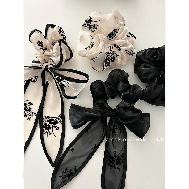 Romantic high-end embroidery flower intestine ring big bow hair rope head rope high elastic rubber band female hair accessories
Romantic high-end embroidery flower intestine ring big bow hair rope head rope high elastic rubber band female hair accessories