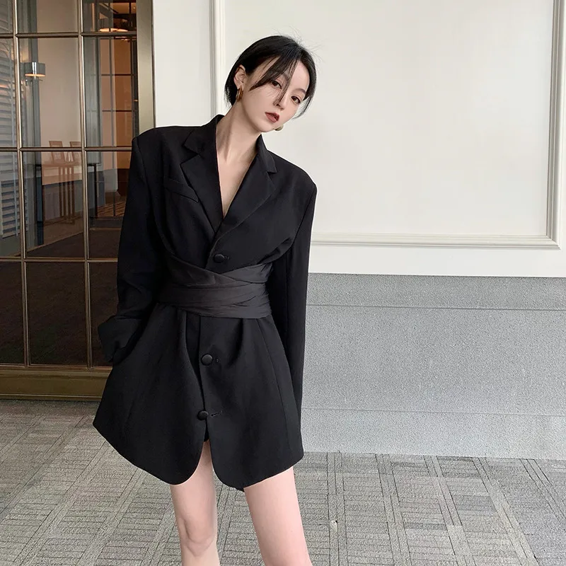 Chic Lady New Fashion Black Slim Blazer Long Sleeve Women Single Breast Bandage Waisted Jacket Suit Sexy Backless Thin Coat
Chic Lady New Fashion Black Slim Blazer Long Sleeve Women Single Breast Bandage Waisted Jacket Suit Sexy Backless Thin Coat
