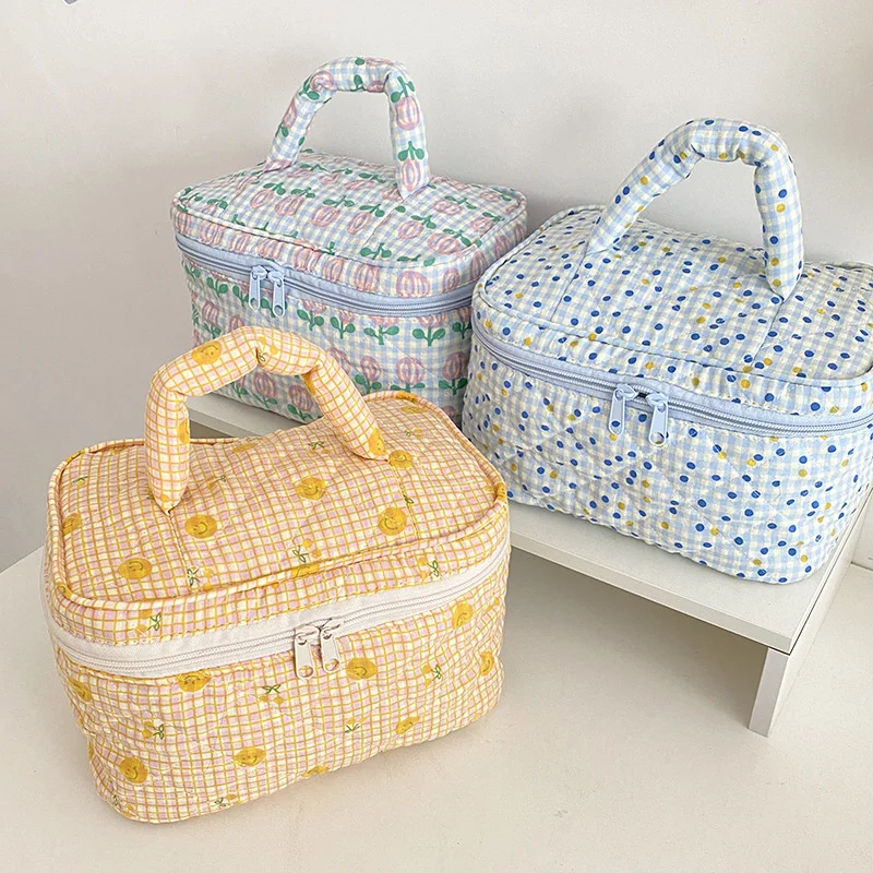 Girls Point Flower Makeup Case Lovely Cosmetic Bag Portable Large Capacity Toiletries Storage Box Travel Washing Bags
Girls Point Flower Makeup Case Lovely Cosmetic Bag Portable Large Capacity Toiletries Storage Box Travel Washing Bags