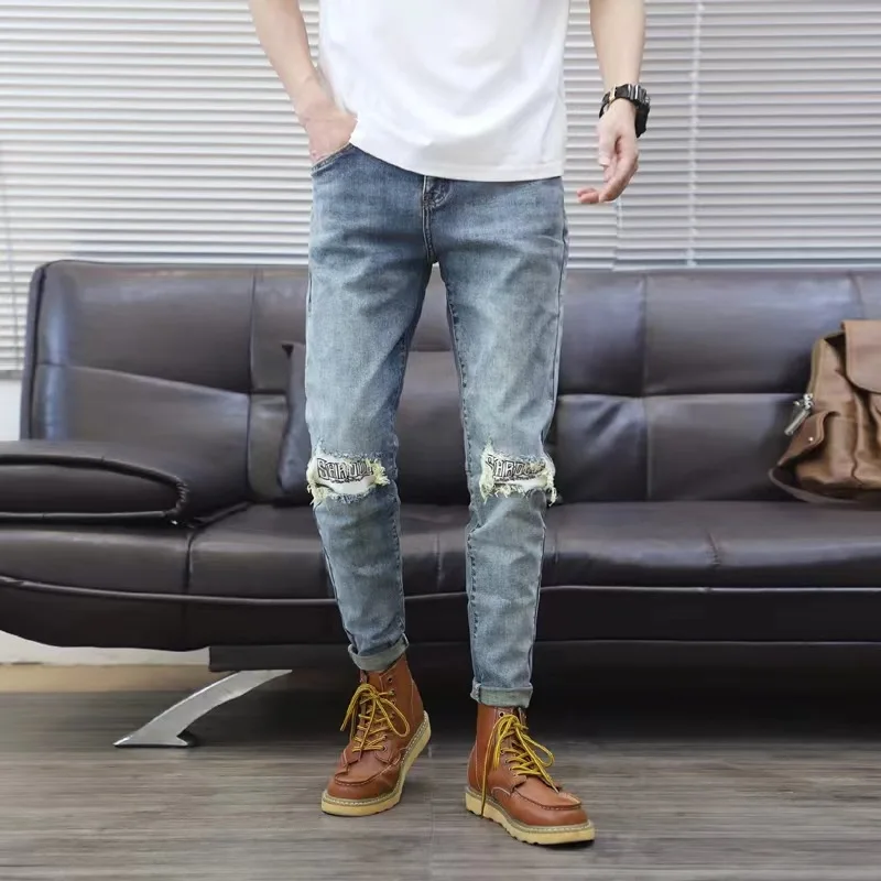 2022 summer new men's jeans men's Korean version of the trend slim small feet elastic knee patch men's pants
2022 summer new men's jeans men's Korean version of the trend slim small feet elastic knee patch men's pants