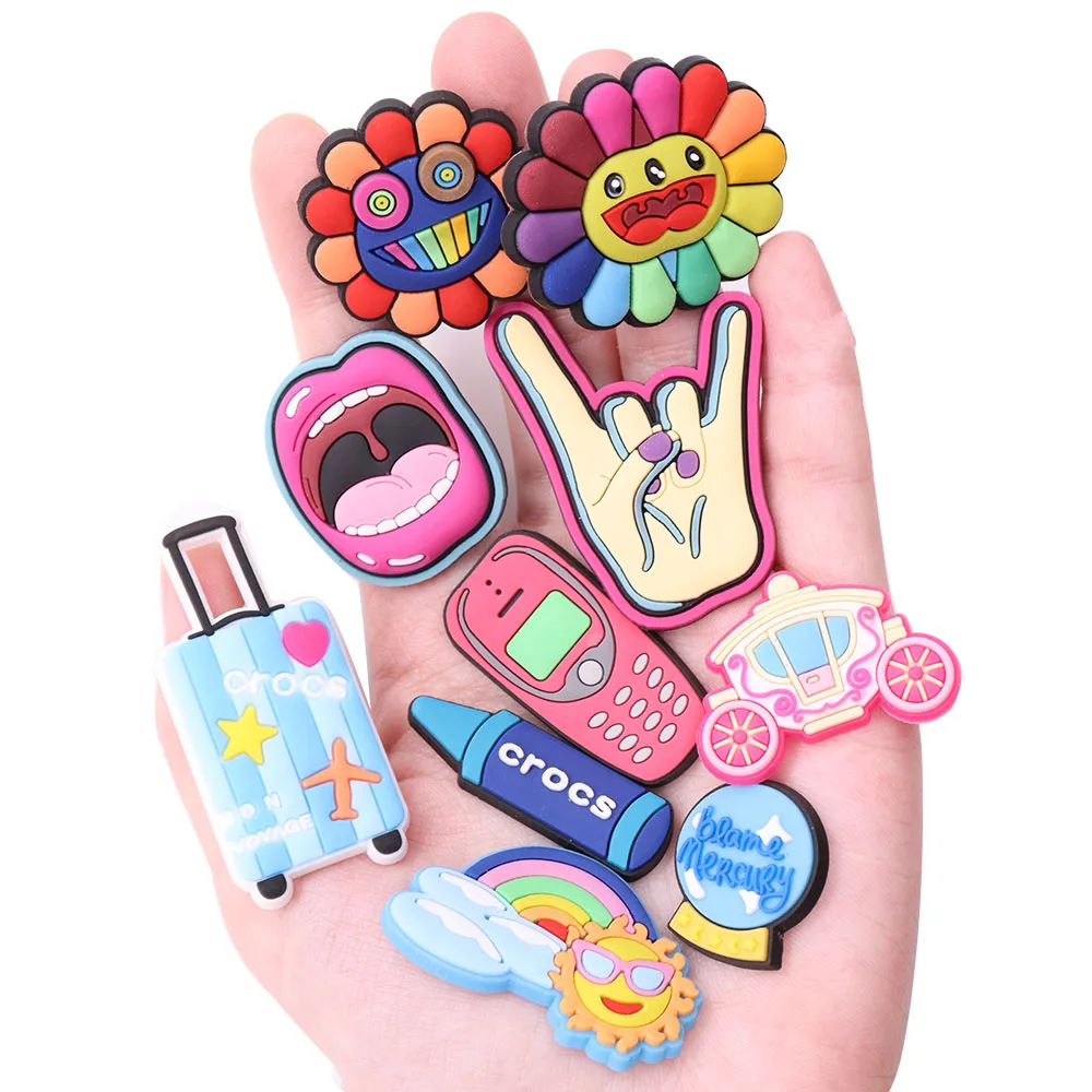 1Pcs Phone Sun Flowers Suitcase Sun Pumpkin Car PVC Garden Shoes Charms Shoe Decorations DIY Bracelets Croc Jibz Kids Party Gift
1Pcs Phone Sun Flowers Suitcase Sun Pumpkin Car PVC Garden Shoes Charms Shoe Decorations DIY Bracelets Croc Jibz Kids Party Gift