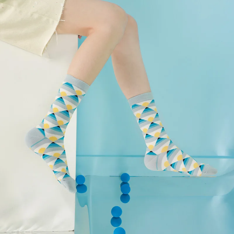 Spring and summer new products blue ocean art design trend personality fashion men's socks children's mid tube socks
Spring and summer new products blue ocean art design trend personality fashion men's socks children's mid tube socks