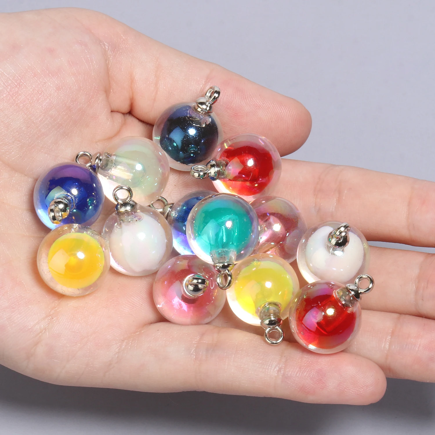 10pcs/lots DIY Charms Ball Shape Acrylic AB Transparent Pendant Jewelry For Handmade Crafts Keychain Making Findings 21x16mm
10pcs/lots DIY Charms Ball Shape Acrylic AB Transparent Pendant Jewelry For Handmade Crafts Keychain Making Findings 21x16mm