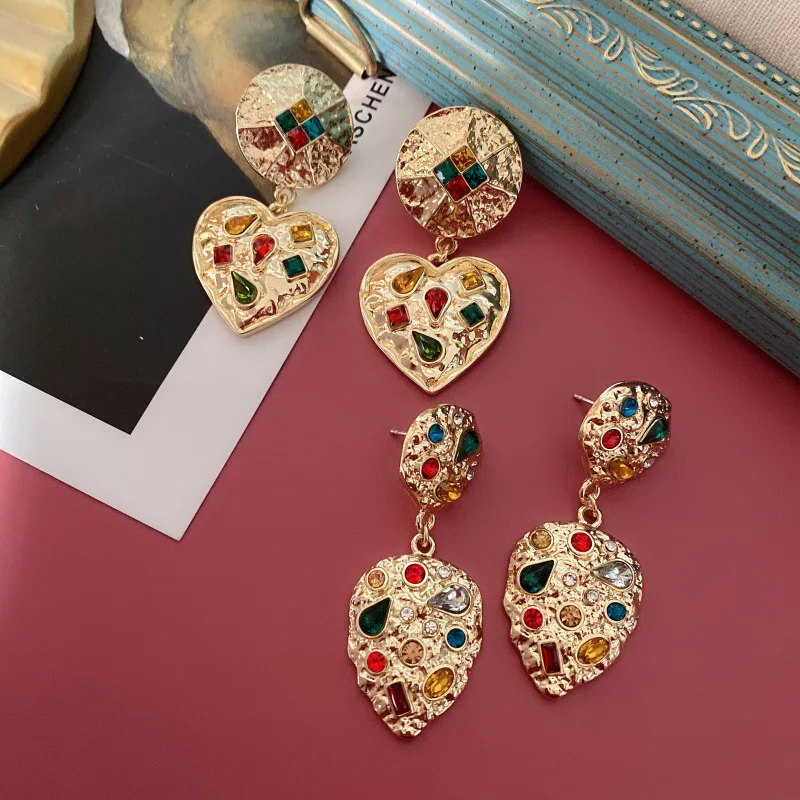 New European Retro Palace Heart Water Drop Earrings Embossed Gold Color Simple Earrings Dangle Drop Wholesale
New European Retro Palace Heart Water Drop Earrings Embossed Gold Color Simple Earrings Dangle Drop Wholesale