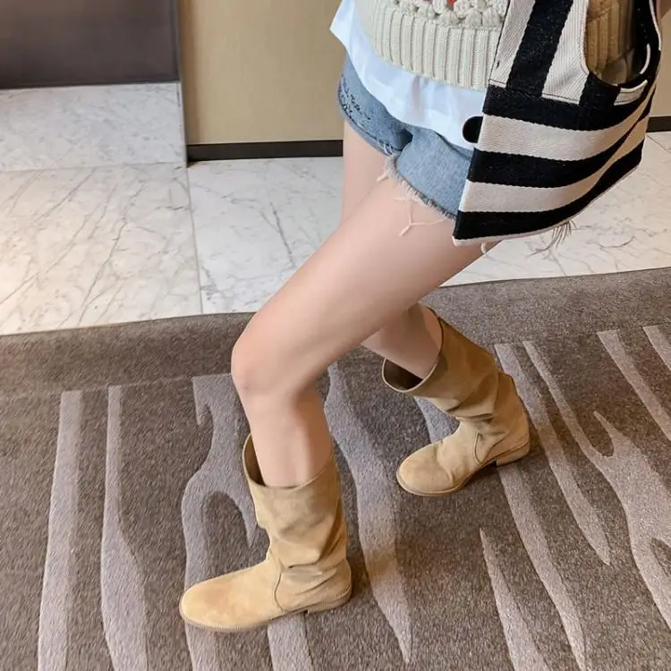 2022 New Autumn And Winter Women's Thin Knight Boots Pleated Thick-heeled High-heeled Western Denim Boots
2022 New Autumn And Winter Women's Thin Knight Boots Pleated Thick-heeled High-heeled Western Denim Boots