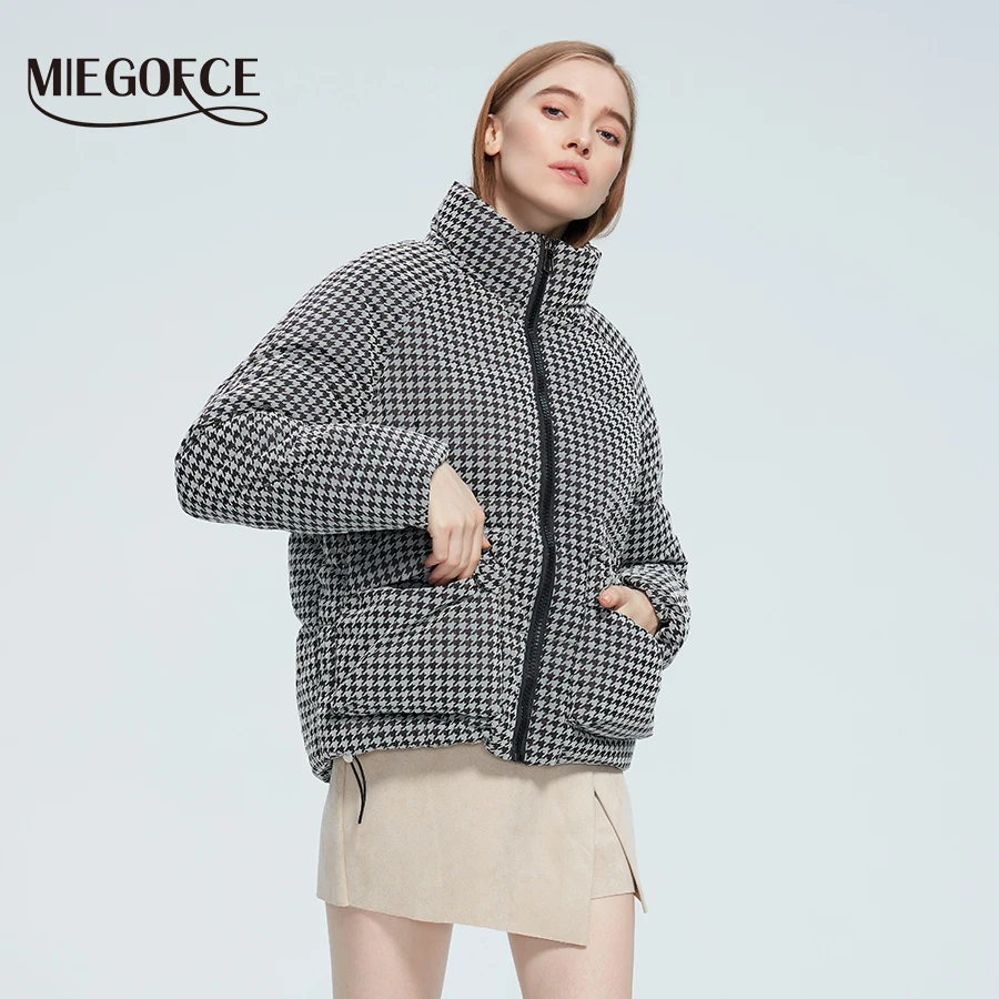 

MIEGOFCE 2022 New Winter Jacket Women Cotton Clothing Stand Collar Zip Lady Short Jacket Warm Parka Patterns Design Coat MGW020