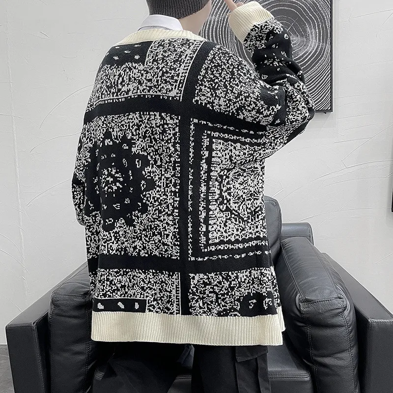 Cardigan Men Patchwork Knitted Coats Single Breasted Retro Streetwear Spring Autumn Sweater Mens Vintage Harajuku Couples Trendy
Cardigan Men Patchwork Knitted Coats Single Breasted Retro Streetwear Spring Autumn Sweater Mens Vintage Harajuku Couples Trendy
