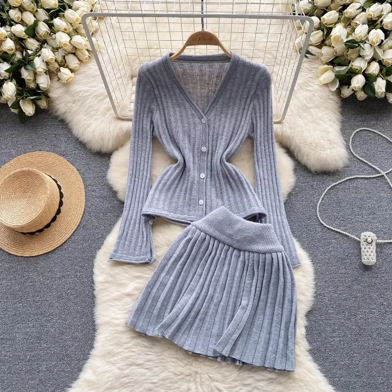 Autumn/Winter Solid V-Neck Single breasted Full Sleeve Knit Tops+High Waist Slim Mini Pleated Skirt 2-Piece Set for Women's Sets
Autumn/Winter Solid V-Neck Single breasted Full Sleeve Knit Tops+High Waist Slim Mini Pleated Skirt 2-Piece Set for Women's Sets