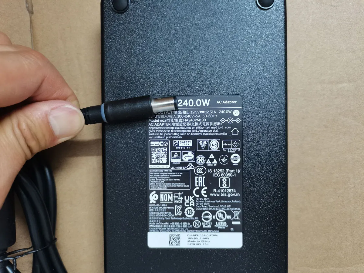 Новый OEM тонкий 19,5 V 12.31A 240,0 W HA240PM190 0PHF5J адаптер переменного тока для ноутбука Dell Precision 7510 7710 7720 7730 подлинный Puryuan
Новый OEM тонкий 19,5 V 12.31A 240,0 W HA240PM190 0PHF5J адаптер переменного тока для ноутбука Dell Precision 7510 7710 7720 7730 подлинный Puryuan