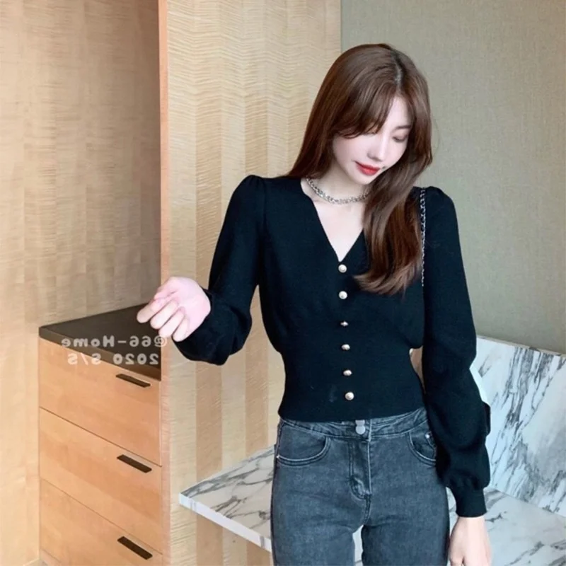 Autumn And Winter 2022 New Red V-Neck Knit Shirt Waist Shrinking Slim Short Knitted Sweater Undercoat Top QEG4
Autumn And Winter 2022 New Red V-Neck Knit Shirt Waist Shrinking Slim Short Knitted Sweater Undercoat Top QEG4