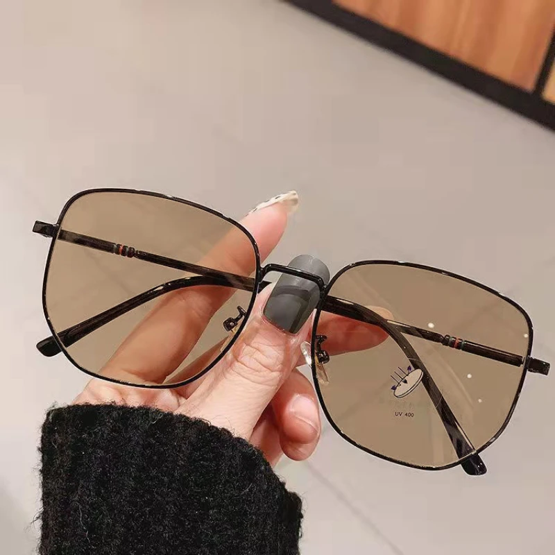 Photosensitive Color Changing Sunglasses Metal Frame Myopia Glasses Korean Women's Reading Glasses 0 To -6.0
Photosensitive Color Changing Sunglasses Metal Frame Myopia Glasses Korean Women's Reading Glasses 0 To -6.0