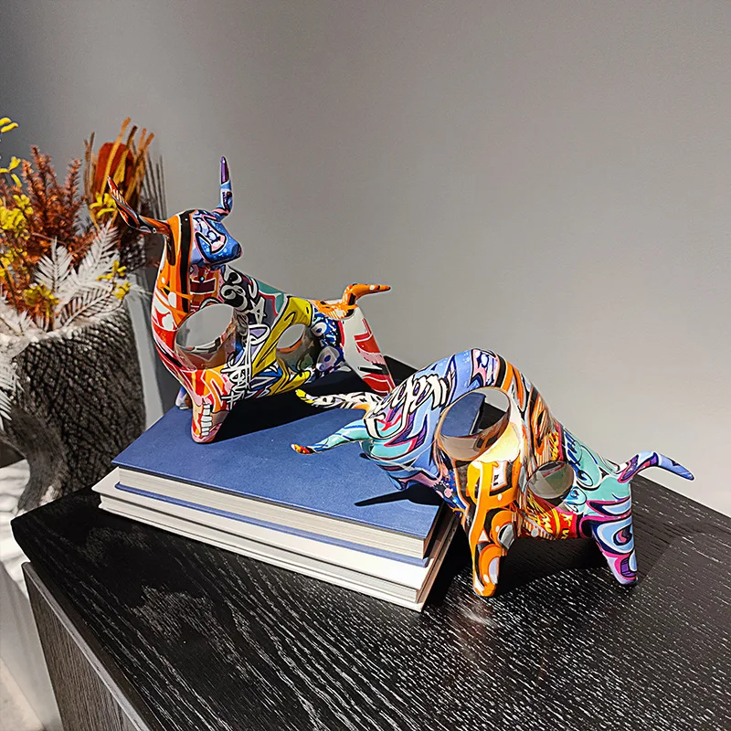 Скандинавский современный простой ослепляющий красочный орнамент крупного рогатого скота полимерные изделия домашний винный шкаф Гостиная ТВ шкаф офисные украшения
Скандинавский современный простой ослепляющий красочный орнамент крупного рогатого скота полимерные изделия домашний винный шкаф Гостиная ТВ шкаф офисные украшения