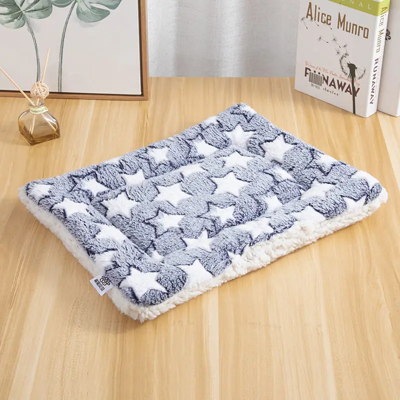 Dog Mat Autumn and Winter Blanket Winter Kennel Cat Mat Warm Blanket Pet Dog Sleeping Mat
Dog Mat Autumn and Winter Blanket Winter Kennel Cat Mat Warm Blanket Pet Dog Sleeping Mat