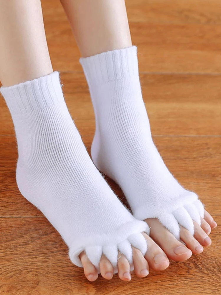 Professional Five Toe Yoga Socks Open Toe Breathable Anti-Slip Pilates Sock Women Fitness Toeless Half Toe Sock For Ballet Dance
Professional Five Toe Yoga Socks Open Toe Breathable Anti-Slip Pilates Sock Women Fitness Toeless Half Toe Sock For Ballet Dance