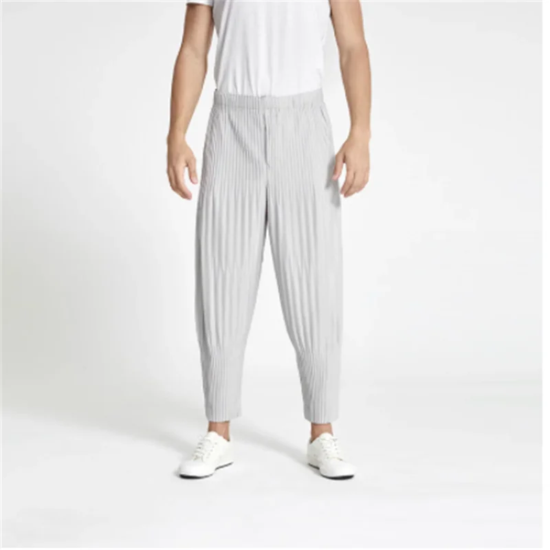 Summer 2023 New Men's Miyake Folding Pants Large Size Loose And Comfortable Business Style Harem Pants Cropped Pants
Summer 2023 New Men's Miyake Folding Pants Large Size Loose And Comfortable Business Style Harem Pants Cropped Pants