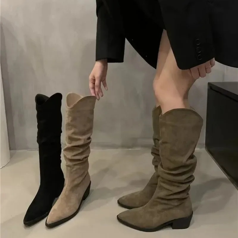 

Ковбойские сапоги в западном стиле для женщин, обувь с острым носком, брендовая замшевая кожаная обувь, удобные Прогулочные сапоги до колена на массивном каблуке для женщин