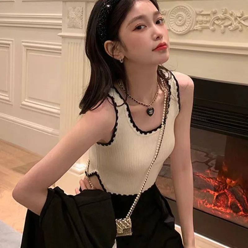 Summer Sexy Top Women 2022 Korean Fashion Knitted Tooth Edge Vest Solid Color Patchwork For Women Elasticity Low Neck Sleeveless
Summer Sexy Top Women 2022 Korean Fashion Knitted Tooth Edge Vest Solid Color Patchwork For Women Elasticity Low Neck Sleeveless