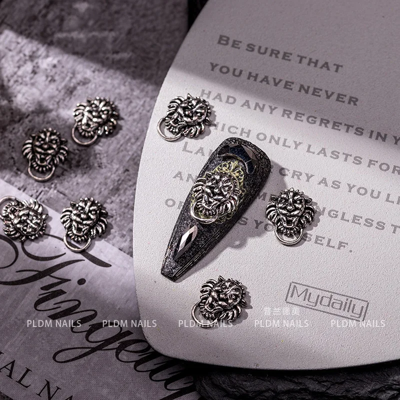 King of Wild: Lion Head Punk Charms Nail Ornaments Retro Silver Metal Lion Ring Alloy Darkness Vintage Chrome Nail Accessory DIY
King of Wild: Lion Head Punk Charms Nail Ornaments Retro Silver Metal Lion Ring Alloy Darkness Vintage Chrome Nail Accessory DIY