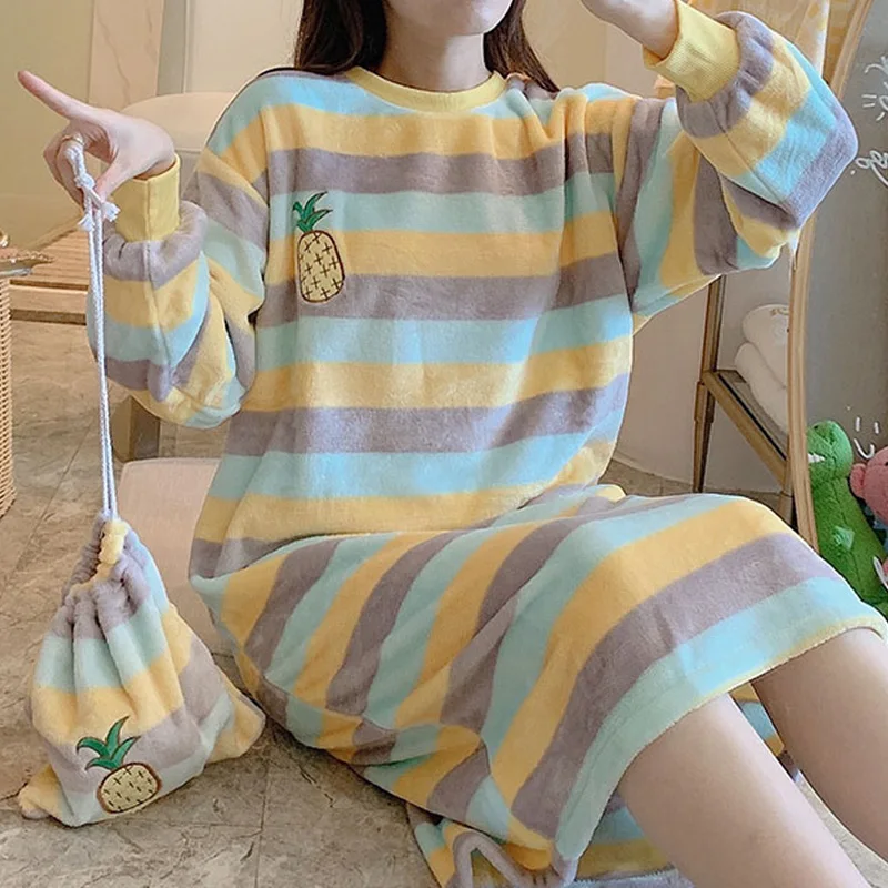 New Autumn Winter Nightgowns &Sleepshirts Young Girl Warm Flannel Nightdress Long Sleeve Women Sleepwear Shirt Home Wear Clohtes
New Autumn Winter Nightgowns &Sleepshirts Young Girl Warm Flannel Nightdress Long Sleeve Women Sleepwear Shirt Home Wear Clohtes