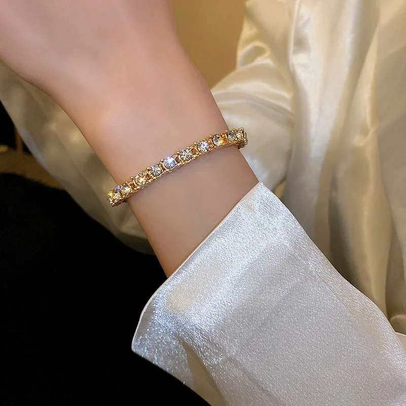 KAITIN Fashion Diamond Bracelet for Women Temperament Design Handwear Versatile Accessories Wholesale Jewelry Wedding
KAITIN Fashion Diamond Bracelet for Women Temperament Design Handwear Versatile Accessories Wholesale Jewelry Wedding