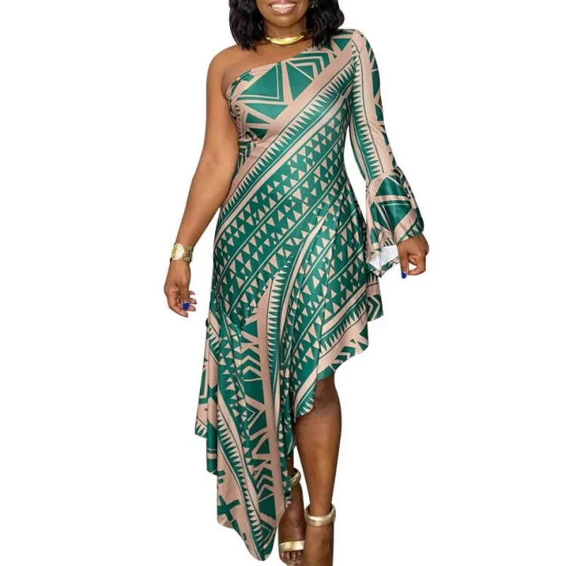 African Dress Women One Shoulder Irregular Hem Totem Print Robe 2022 Summer New Fashion Sexy Elegant Party Dashiki Plus Size
African Dress Women One Shoulder Irregular Hem Totem Print Robe 2022 Summer New Fashion Sexy Elegant Party Dashiki Plus Size