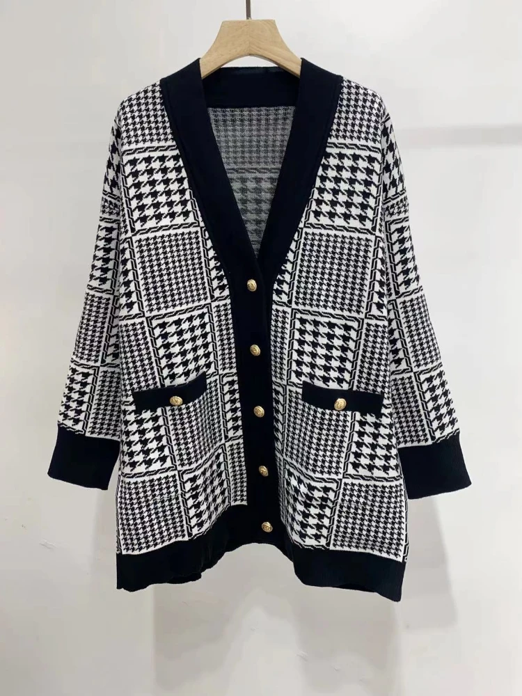 2022 Autumn Winter New Sandr V Neck Houndstooth Knitted Loose Cardigan Jacket Women Sweater
2022 Autumn Winter New Sandr V Neck Houndstooth Knitted Loose Cardigan Jacket Women Sweater
