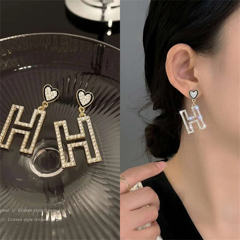 2023 New Classic Elegant Rhinestone Dangle Earrings For Women Crystal Exquisite Drop Earring Wedding Jewelry Accessories
2023 New Classic Elegant Rhinestone Dangle Earrings For Women Crystal Exquisite Drop Earring Wedding Jewelry Accessories