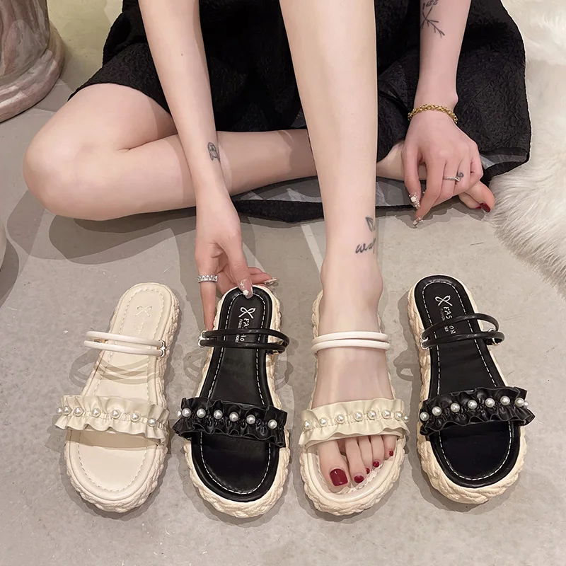 Сандалии
Сандалии