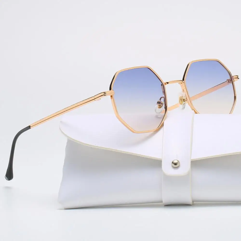 

Маленькие квадратные солнцезащитные очки для мужчин и женщин, многоугольные зеркальные линзы, солнцезащитные очки для вождения, модные очки с металлической оправой, UV400
