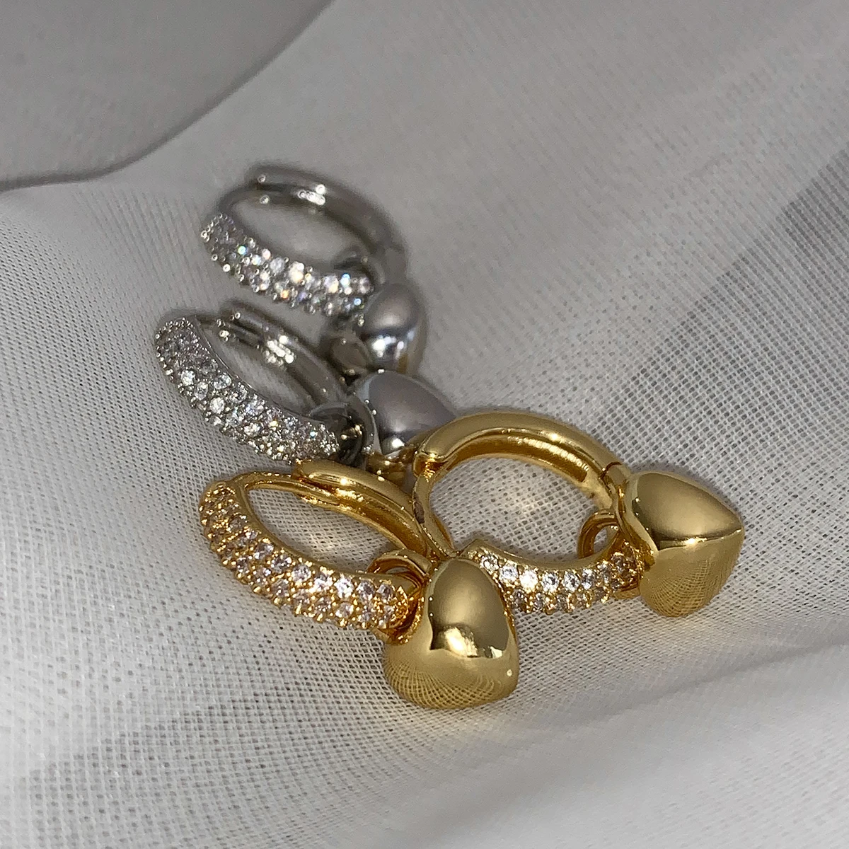 2022 new trendy heart-shaped circle love earrings women earrings
2022 new trendy heart-shaped circle love earrings women earrings