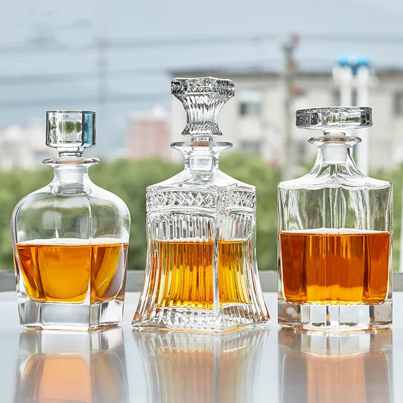 500-700ml Red Wine Awakening Bottle Whisky Bottle Lead-free Crystal Awakening Bottle European Vodka Spirit Pouring Bottle Bar
500-700ml Red Wine Awakening Bottle Whisky Bottle Lead-free Crystal Awakening Bottle European Vodka Spirit Pouring Bottle Bar