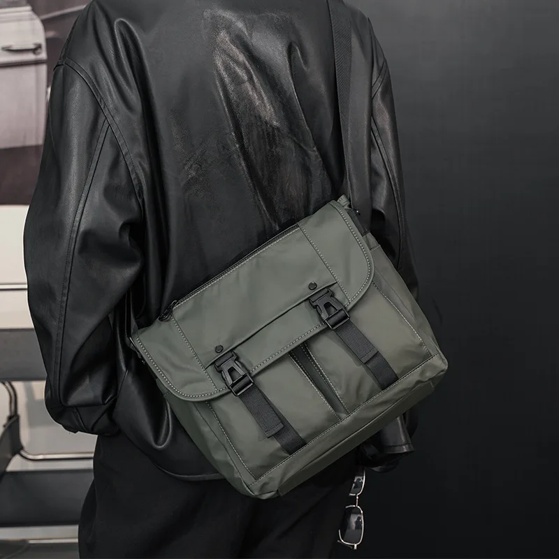 Tidog Korean men's bag leisure fashion messenger bag fitness bag shoulder bag
Tidog Korean men's bag leisure fashion messenger bag fitness bag shoulder bag