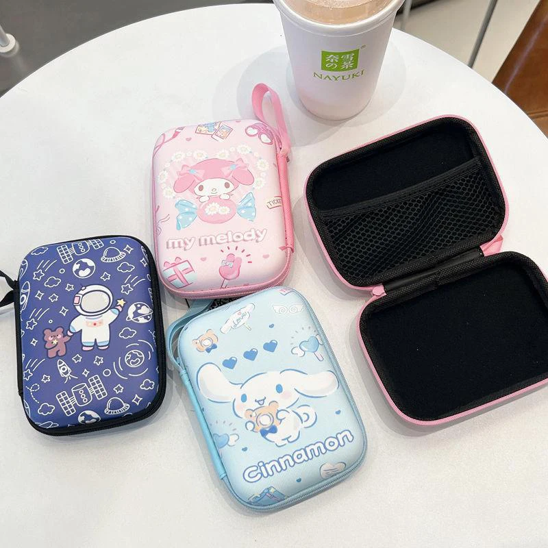 Kawaii Sanrios Storage Bag Cute Kuromi My Melody Cinnamoroll Kirby Cartoon Headphone Coin Storage Bag Plush Toys for Girls Gift
Kawaii Sanrios Storage Bag Cute Kuromi My Melody Cinnamoroll Kirby Cartoon Headphone Coin Storage Bag Plush Toys for Girls Gift