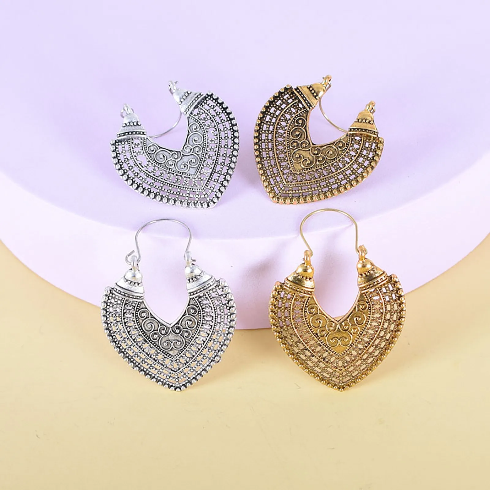 Alloy Vintage Circular Hollow Earrings Jewelry For Women And Girls Flat Earrings for Women
Alloy Vintage Circular Hollow Earrings Jewelry For Women And Girls Flat Earrings for Women