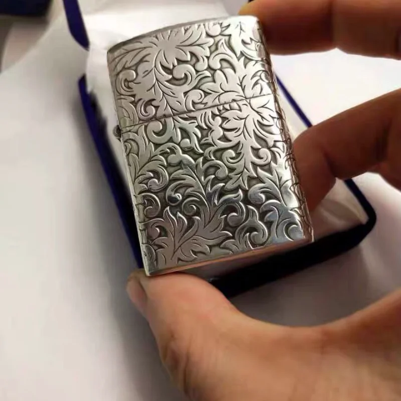 Light Luxury Sterling Silver Rich Tangcao Flower Kerosene Windproof Lighter Men's Husband Birthday Commemorative Lettering Gift
Light Luxury Sterling Silver Rich Tangcao Flower Kerosene Windproof Lighter Men's Husband Birthday Commemorative Lettering Gift