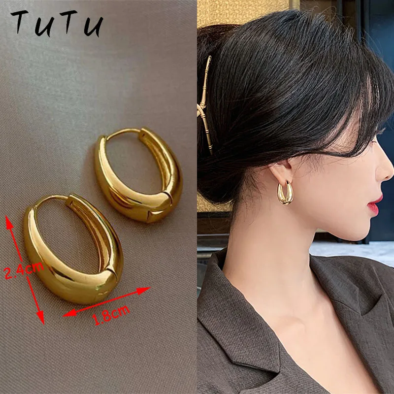 2023 New Classic Copper Alloy Smooth Metal Hoop Earrings For Woman Fashion Korean Jewelry Temperament Girl's Daily Wear earrings
2023 New Classic Copper Alloy Smooth Metal Hoop Earrings For Woman Fashion Korean Jewelry Temperament Girl's Daily Wear earrings