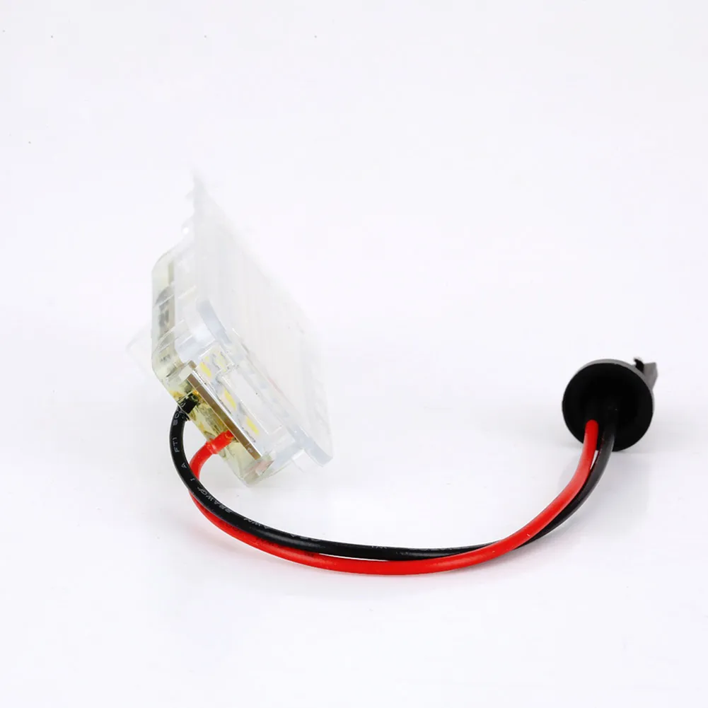 2Pcs Universal 12V LED Number License Plate Light Lamp 0.3A 3W 8.6 X 3.2 X 2.9cm 6500k For Ford Focus 5D Fiesta MK4 Durable
2Pcs Universal 12V LED Number License Plate Light Lamp 0.3A 3W 8.6 X 3.2 X 2.9cm 6500k For Ford Focus 5D Fiesta MK4 Durable