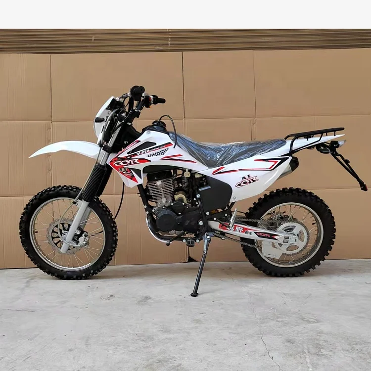 250cc off-road motorcycle adult two-wheeled off-road vehicle mountain off-road motorcycle venue hillside racing
250cc off-road motorcycle adult two-wheeled off-road vehicle mountain off-road motorcycle venue hillside racing