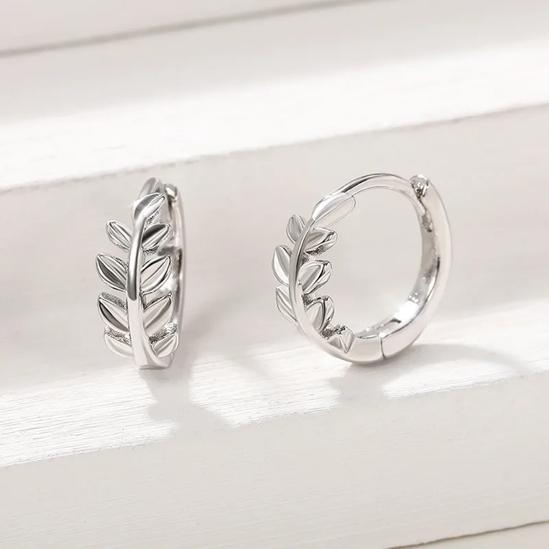 Huitan Fashion Leaf Hoop Earrings Women High-quality Silver Plated Exquisite Girl Earrings Daily Wear Accessories Korean Jewelry
Huitan Fashion Leaf Hoop Earrings Women High-quality Silver Plated Exquisite Girl Earrings Daily Wear Accessories Korean Jewelry