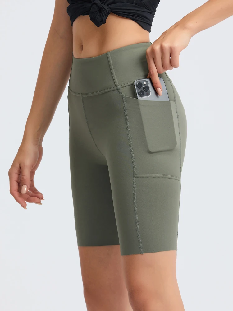 Женские шорты для воркаута с боковыми карманами, средней посадки
Женские шорты для воркаута с боковыми карманами, средней посадки