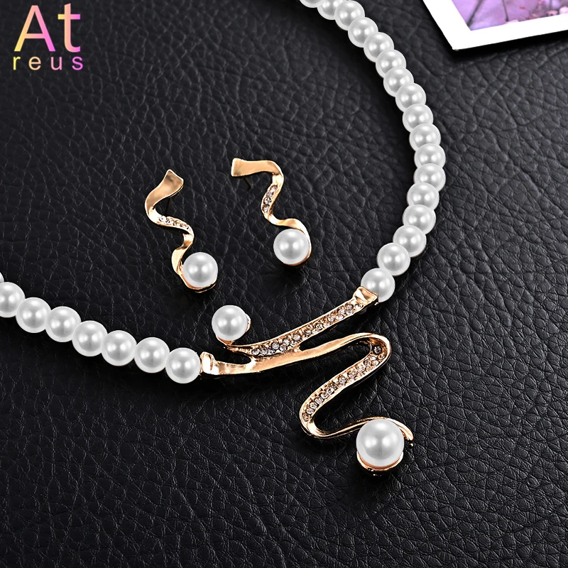 Elegant Women Bridal Wedding Party White Imitation Pearl Rhinestone Necklace Earrings Fashion Jewelry Set New Fashion
Elegant Women Bridal Wedding Party White Imitation Pearl Rhinestone Necklace Earrings Fashion Jewelry Set New Fashion