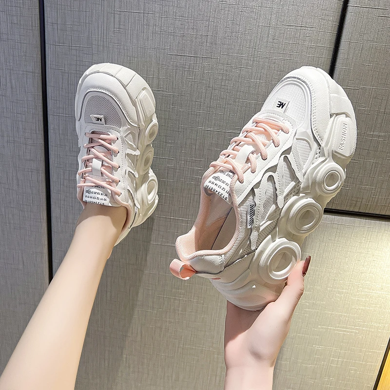 Женские кроссовки на платформе, повседневные белые кроссовки на шнуровке, с вулканизированной подошвой, спортивная обувь для улицы, весна-о...
Женские кроссовки на платформе, повседневные белые кроссовки на шнуровке, с вулканизированной подошвой, спортивная обувь для улицы, весна-о...