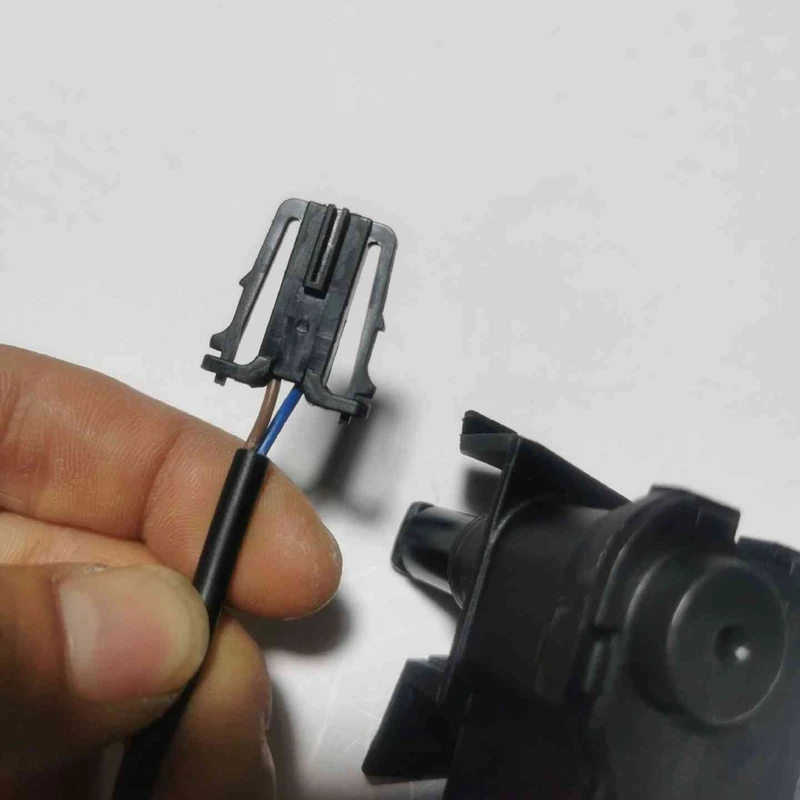 5C6810773C Motor Fuel Tank Door Actuator Auto Motor Actuator For VW Sprint 2012-2015
5C6810773C Motor Fuel Tank Door Actuator Auto Motor Actuator For VW Sprint 2012-2015